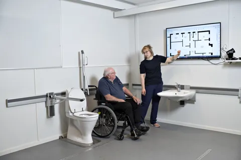 Her ser en borger mulighederne for, hvordan han kan fungere i hjemmet.